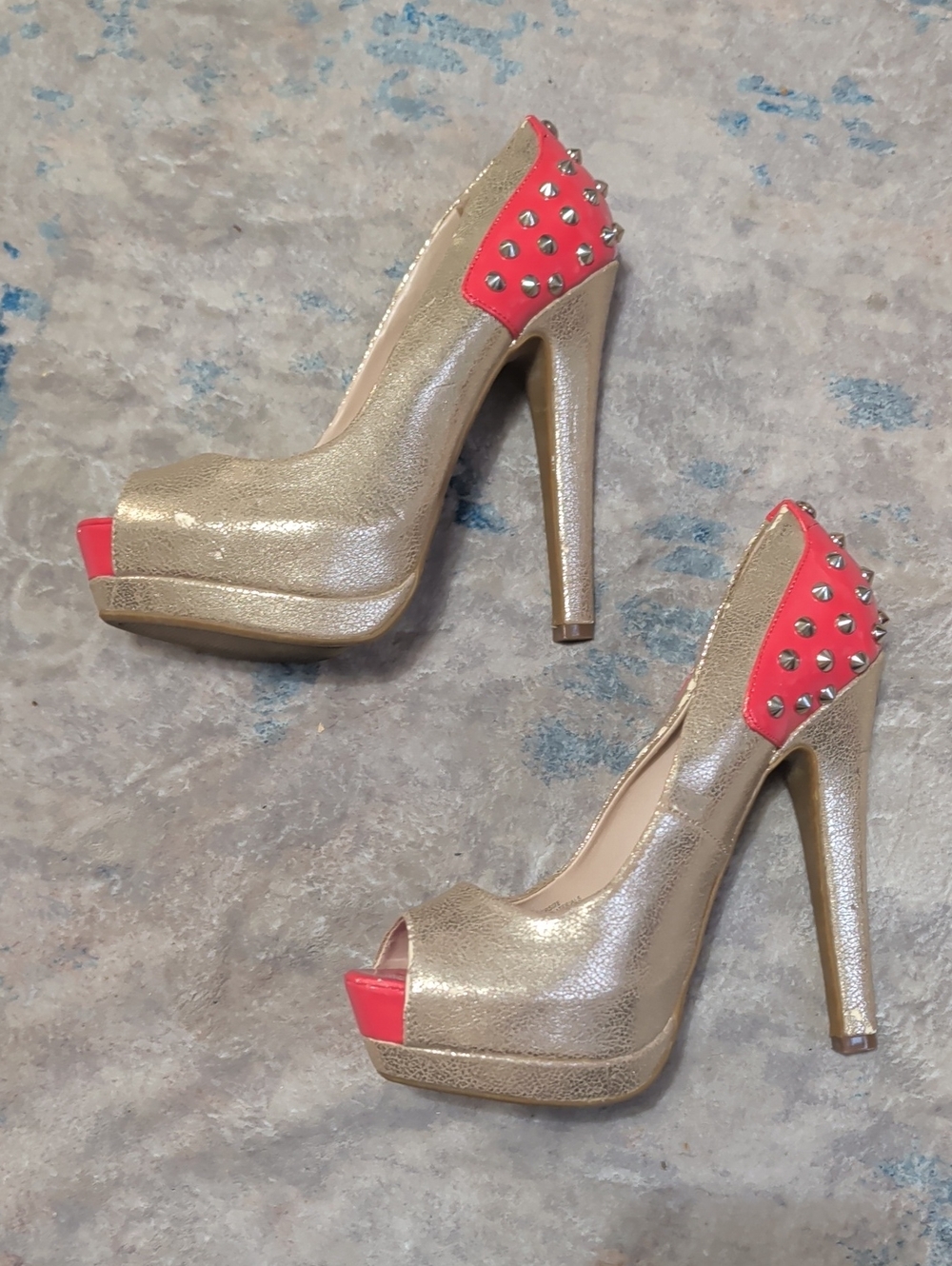 Guess Gold Platform Peep-Toe Heels with Red Studded Accent Women's 8M